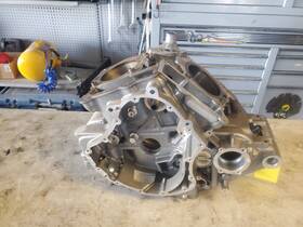 24451-09k Harley-davidson 24449-09k 2009-up V-rod Muscle Vrscf Upper And Lower Eng Cases 24449-09k/24451-09k