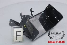 47200028 Harley-davidson 2013 Road Glide Cvo Front Fairing Radio Carrier Mount Bracket #4146