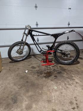 C13834 Hodaka 1973 Wombat 125 Frame Black