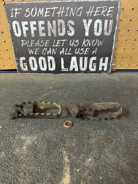 24701-361-000 Honda Oem Mr175 Mr 175 75 76 77 Elsinore Foot Pegs And Springs Pin Left Right