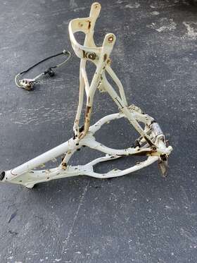 50100-kz4-890zb Honda 1993 Cr125 Main Frame With Subframe