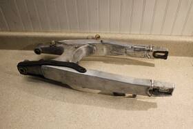 52200-kz3-b00 Honda 1997 Cr250r Swingarm Swing Arm Frame Rear Suspension 3166 52200-kz3-b00 Honda 1997 Cr250r Swingarm Swing Arm Frame Rear Suspension 3166
