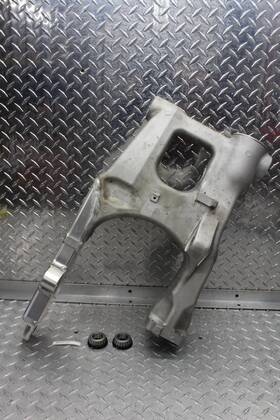 52200-mcs-g00 Honda 2007 St1300 Rear Swingarm Back Suspension Swing Arm 52200-mcs-g00 Honda 2007 St1300 Rear Swingarm Back Suspension Swing Arm