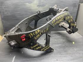 6575-789869 Honda 2023 Cbr600rr Frame Chassis Pa. Slvg Only 4 Miles Damaged #1024249