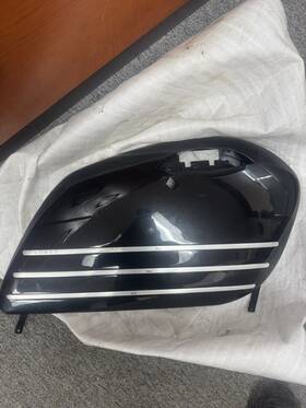 14041-1131-gu Kawasaki Vn1600 Nomad Vulcan Right Side Saddlebag Saddle Bag Cover Silver
