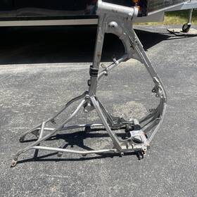 32002-1905 Kawasaki 1987 1986 Kx80 Kx 80 Main And Sub Frame #2 Excellent Condition