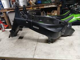 Jkbzxjc135a021977 Kawasaki 2005-2006 Ninja Zx6r Zx636 Main Frame Chassis C Ez Reg