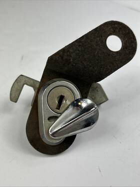 06-5621 Norton Original Commando Mk3 Seat Lock And Mounting Bracket No Keys