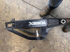 1065785 Suzuki 2005 Gsxr600 Rear Swingarm Back Suspension Swing Arm 1065785 Suzuki 2005 Gsxr600 Rear Swingarm Back Suspension Swing Arm
