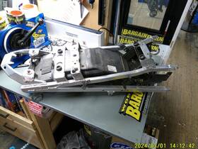 41200-17e00 Suzuki 92-93 Gsxr 600 And 93-95 750 Rear Subframe Back Sub Frame Straight With Tray