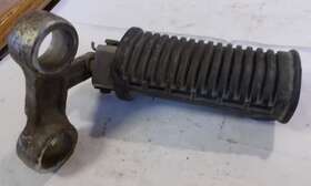 43510-34211 Suzuki 1982 Gs650l Oem#43510-34211 Right Front Foot Peg Mount Su/b4