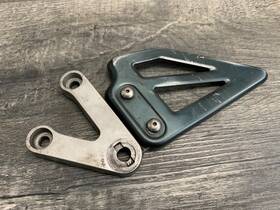 43576-35f00 Suzuki Gsxr750 Gsxr600 Gsxr1000 Oem Front Left Footrest Footpeg Peg Bracket