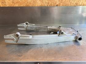 61100-49852 Suzuki 82 Gs1000s Katana 1000 Swingarm 83 Gs1100s Gs1000 Gs1100 E5696