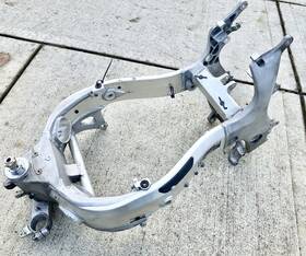 Js1gw71a222101734 Suzuki 99-07 Hayabusa Gsx1300r Main Frame Chassis Straight Clean Title