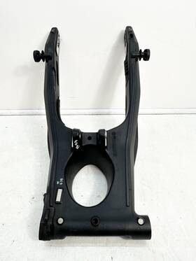 2055605 Triumph 2019 Oem Genuine Street Triple R 765 Swing Arm Swingarm 2055605 Triumph 2019 Oem Genuine Street Triple R 765 Swing Arm Swingarm