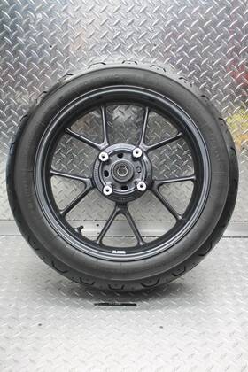 17xmt4.25 Triumph 7812081 2016 Street Twin Rear Rim And Phantom-pirelli Tire 150/70-r17