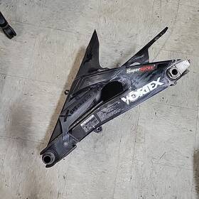 13s221100000 Yamaha 2008 - 2016 Yzf R6 Swingarm Back Suspension Rear Swing Arm Black Straight