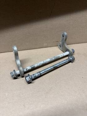 Yamaha 1sl-21417-10-00 2015 2016 2017 Yz 450f Lower Engine To Frame Mounting Bracket And Bolts