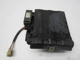 46x-21170-00-00 Yamaha 1986 Fz600 Fz 600 Battery Box With Regulator