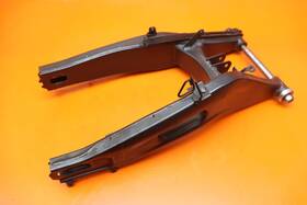 Beb-22110-00-p0 Yamaha 22-23 Yzf R7 Oem Rear Swingarm Back Suspension Swing Arm