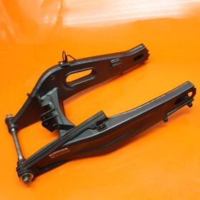 Beb-22110-01-p0 Yamaha 22-24 Yzf R7 Oem Straight Rear Swingarm Back Suspension Swing Arm