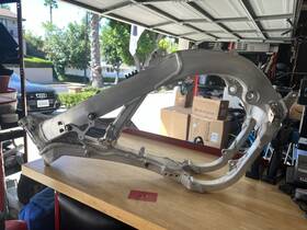 Bhr-21101-10-00 Yamaha New 2025 Yz450f Yz250f Oem Main Frame With Mso
