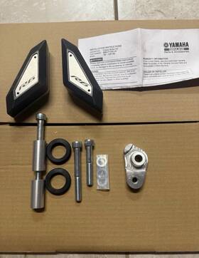 Bn6f11d0v000 Yamaha 2017-2020 Genuine Yzf-r6 Slim Design Frame Sliders