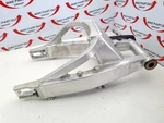 Swingarm Suzuki GSXR750 00-03 61000-35F00. Fixed Price $135.57.