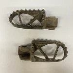 Oem 2007 Ktm 250 Xcw Footpegs Right/left. Fixed Price $24.99.